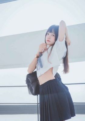 在打烊后仅剩两人的沙龙_高清免费观看最新