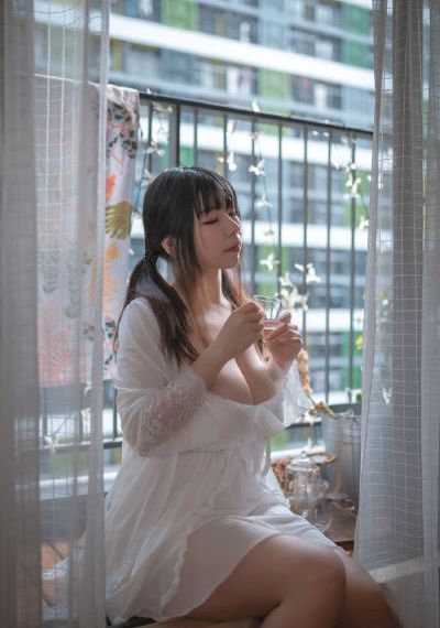 三面娜迦泰剧全集在线观看_免费在线观看