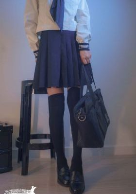 他掀我的裙子添的我下面_蓝光高清视频观看
